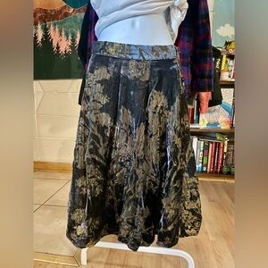 Beautiful ModCloth skirt, size small, like new